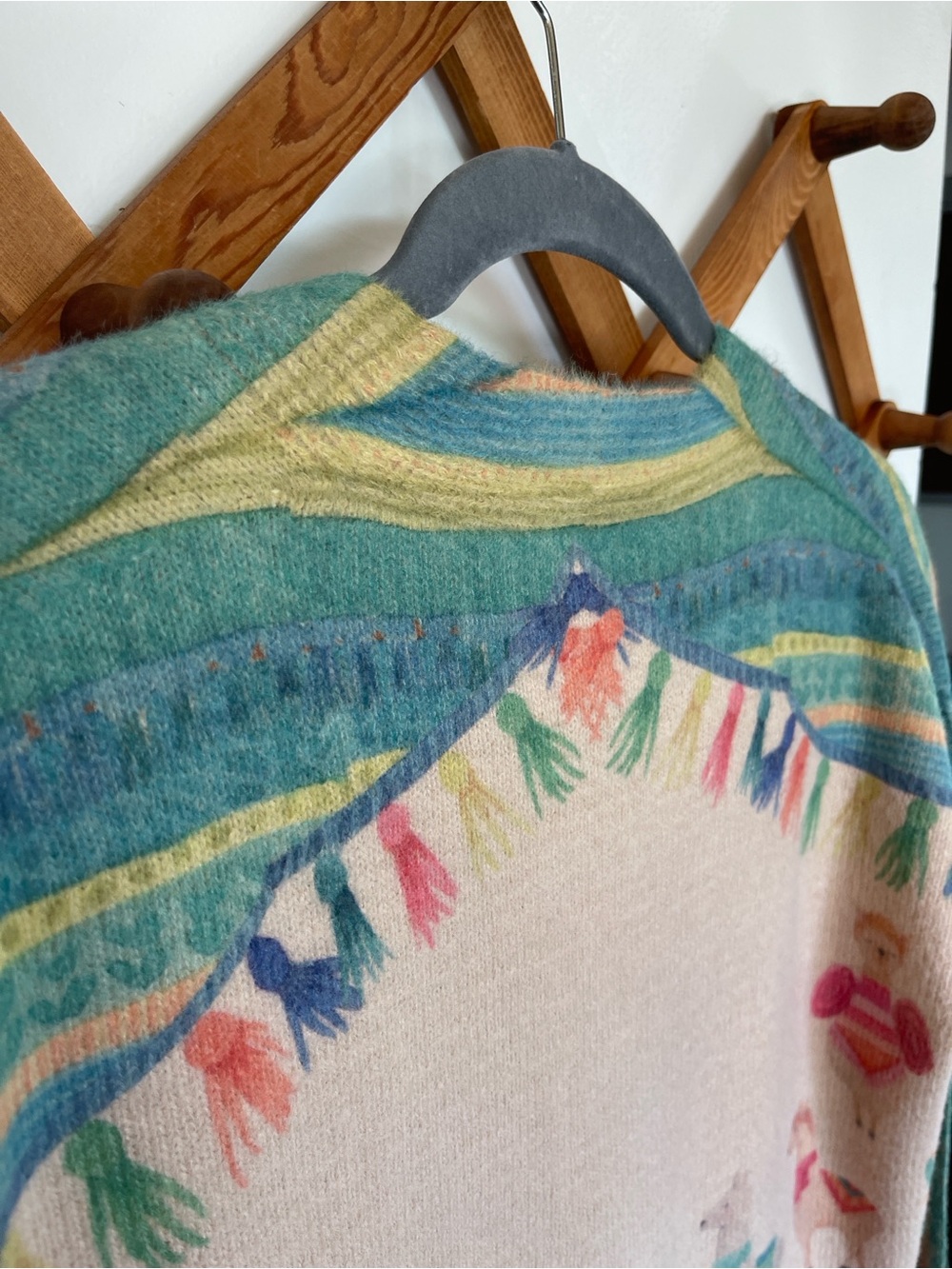 Super soft-cozy Adorable Llama sweater - Picture 4 of 5